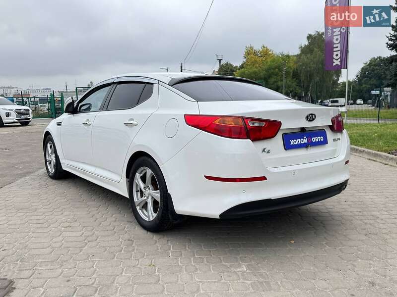 Седан Kia K5 2014 в Львове