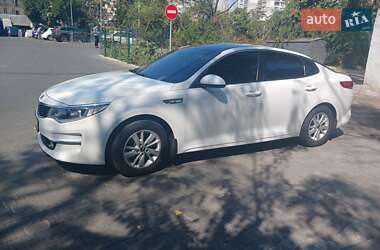 Седан Kia K5 2015 в Одесі