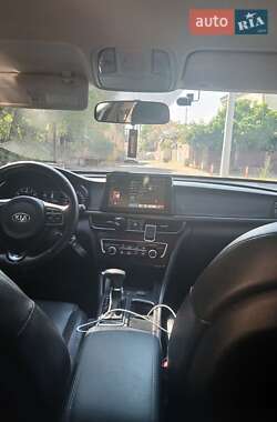 Седан Kia K5 2015 в 