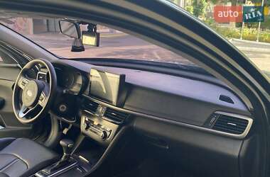 Седан Kia K5 2016 в 