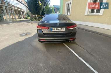 Седан Kia K5 2016 в 