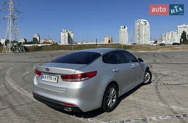 Седан Kia K5 2015 в 