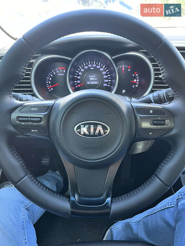 Седан Kia K5 2014 в Днепре