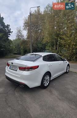 Седан Kia K5 2015 в 