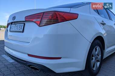 Седан Kia K5 2010 в 