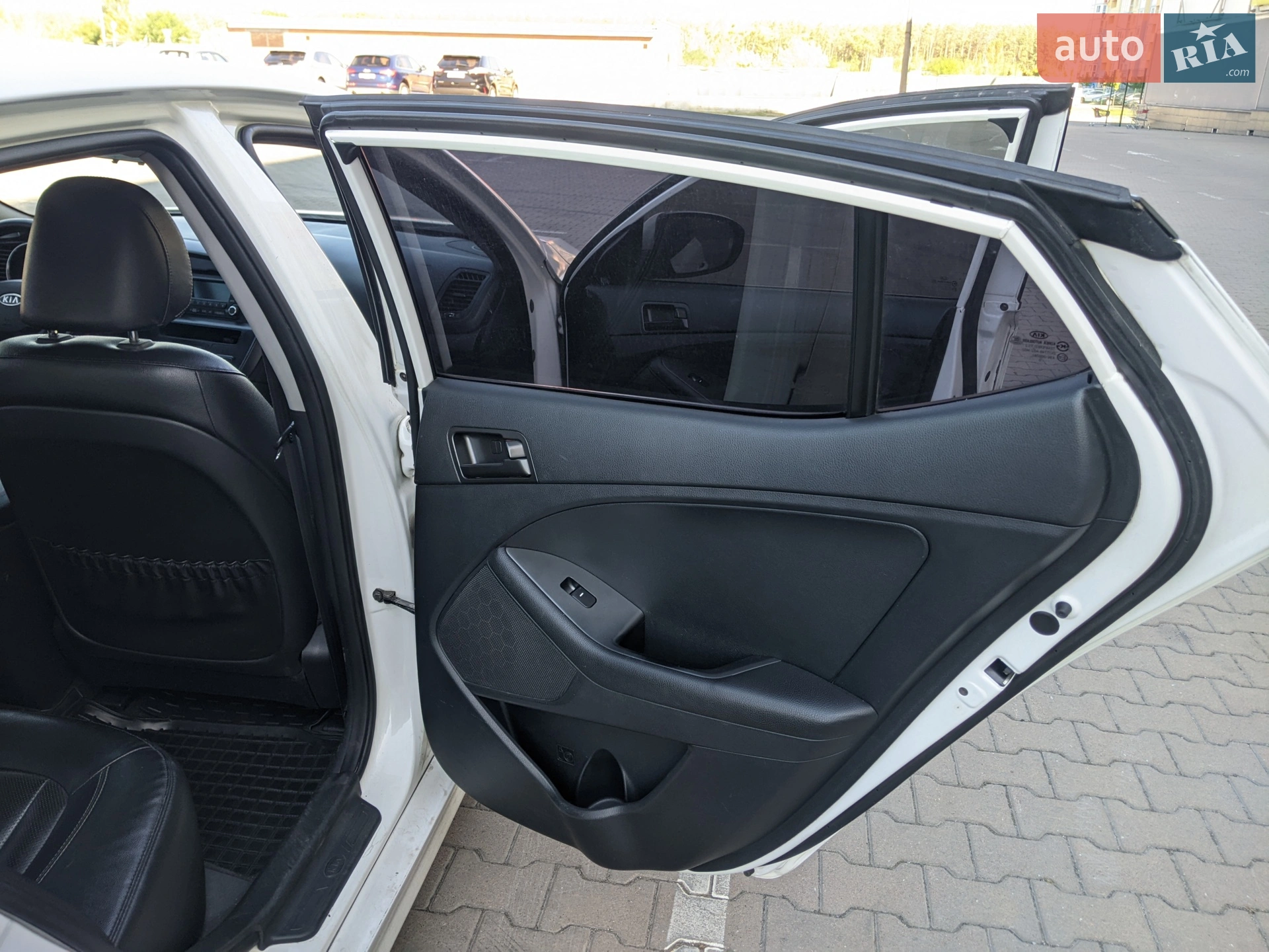 2010 Kia K5 - мініатюра 12