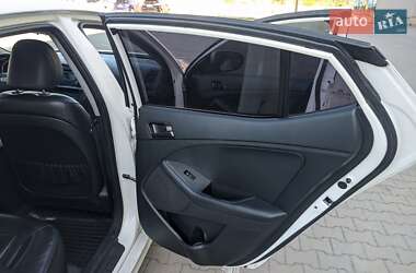Седан Kia K5 2010 в 