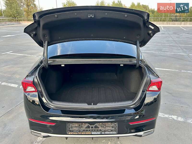 Седан Kia K5 2020 в Киеве