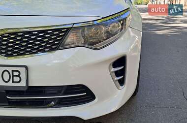 Седан Kia K5 2015 в 