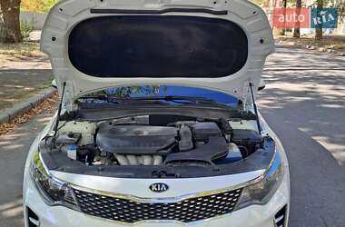 Седан Kia K5 2015 в 