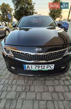 Седан Kia K5 2017 в 