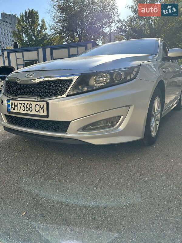 Седан Kia K5 2012 в Києві