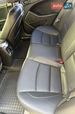 Седан Kia K5 2012 в 