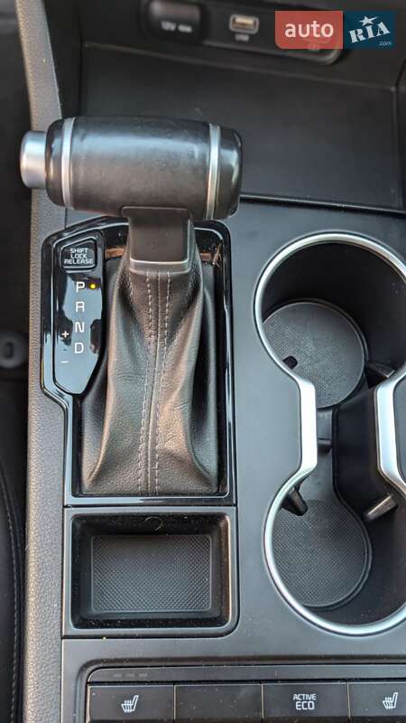 Седан Kia K5 2021 в Киеве