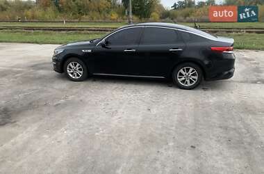 Седан Kia K5 2017 в 