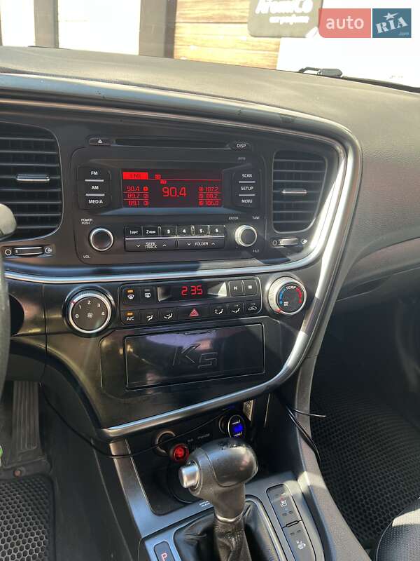 Седан Kia K5 2014 в Львове
