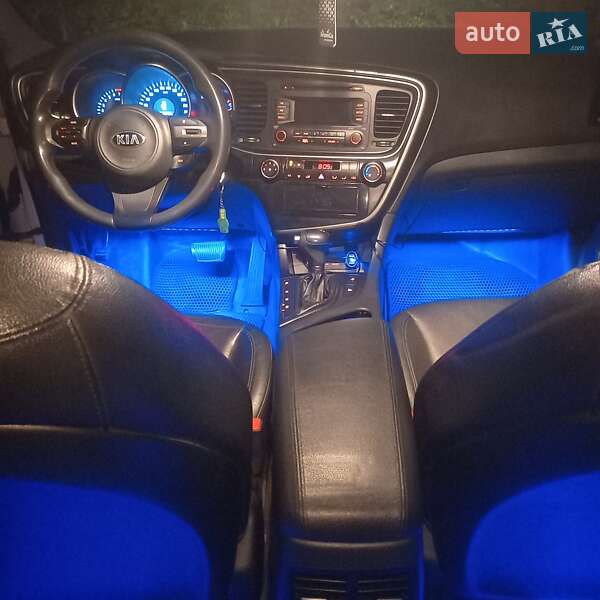 Седан Kia K5 2014 в Львове