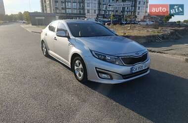 Седан Kia K5 2015 в 