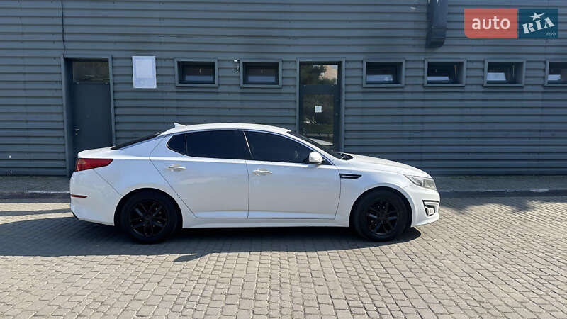 Седан Kia K5 2013 в Ивано-Франковске