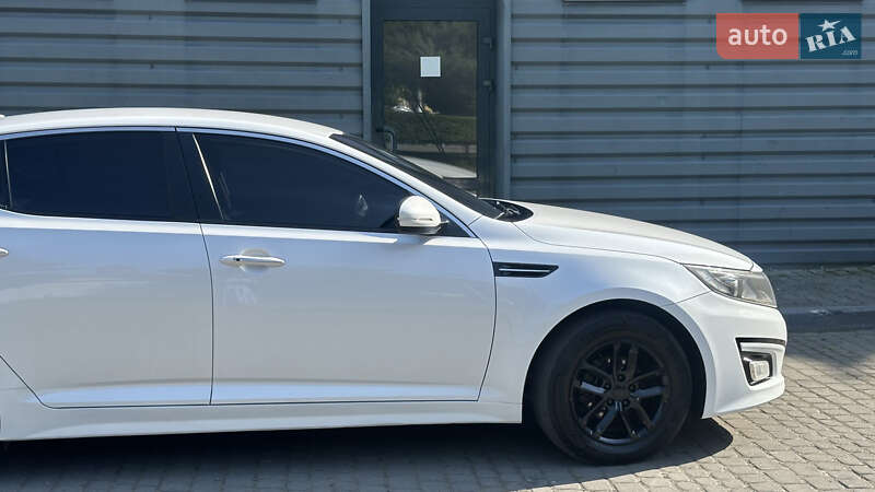 Седан Kia K5 2013 в Ивано-Франковске