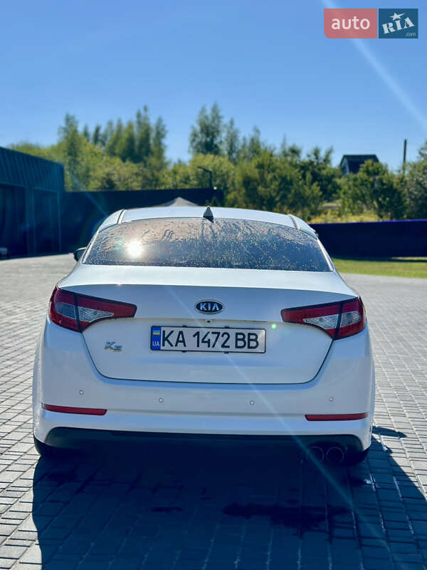 Седан Kia K5 2010 в Фастове