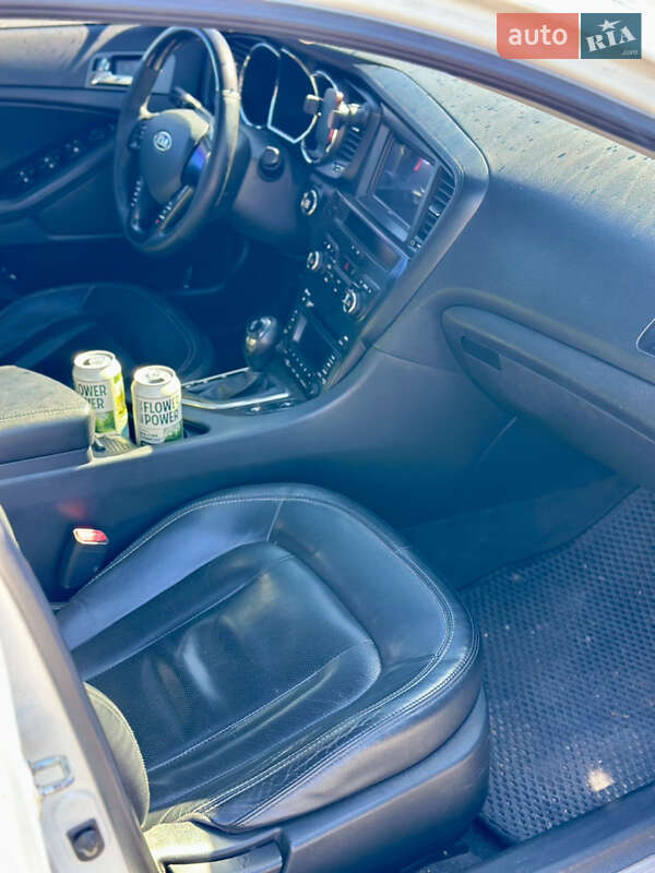 Седан Kia K5 2010 в Фастове