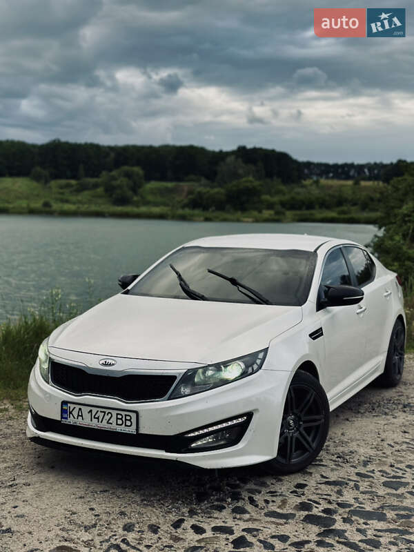 Седан Kia K5 2010 в Фастове