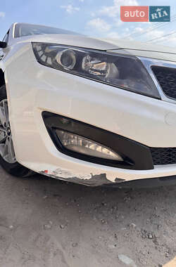 Седан Kia K5 2012 в 
