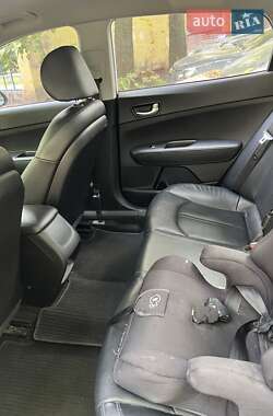 Седан Kia K5 2015 в 