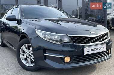 Седан Kia K5 2016 в 