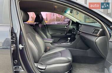 Седан Kia K5 2016 в 
