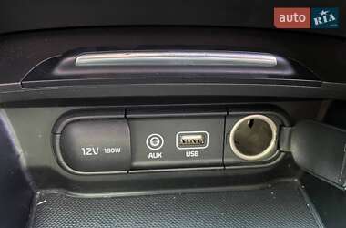 Седан Kia K5 2016 в 