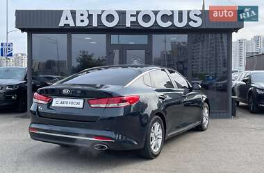 Седан Kia K5 2016 в 
