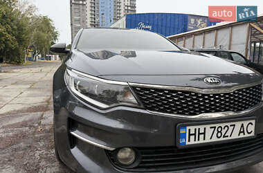 Седан Kia K5 2017 в 