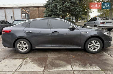 Седан Kia K5 2017 в 