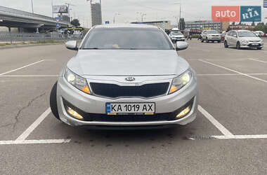 Седан Kia K5 2012 в 