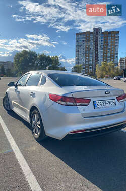 Седан Kia K5 2016 в 