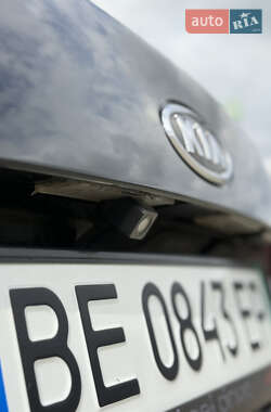 Седан Kia K5 2011 в 