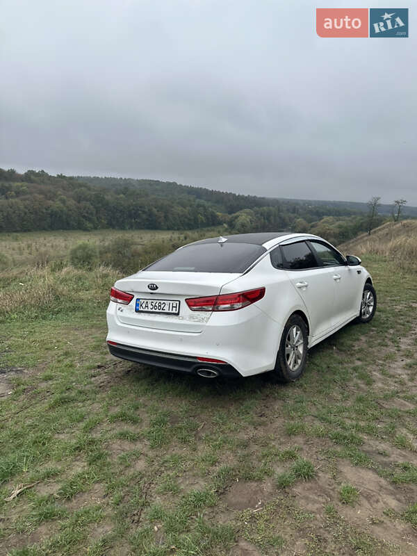 Седан Kia K5 2018 в Виннице