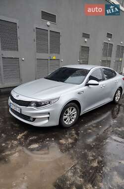 Седан Kia K5 2016 в Киеве