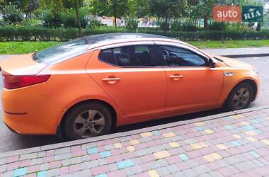 Седан Kia K5 2014 в Одессе