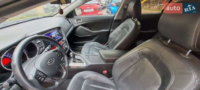 Седан Kia K5 2011 в Одессе