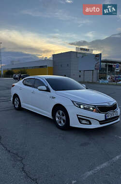 Седан Kia K5 2014 в Запорожье
