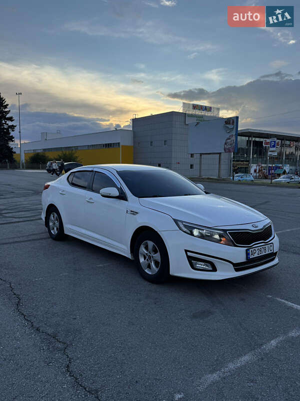 Седан Kia K5 2014 в Запорожье