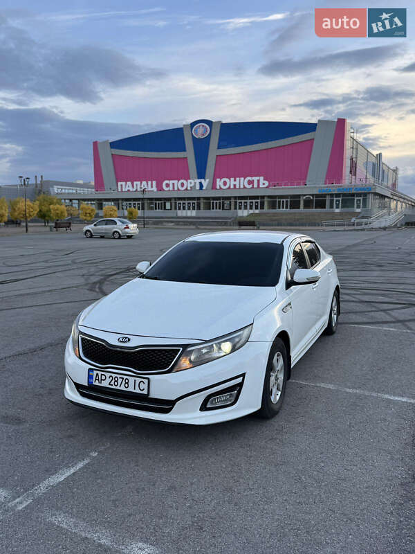 Седан Kia K5 2014 в Запорожье