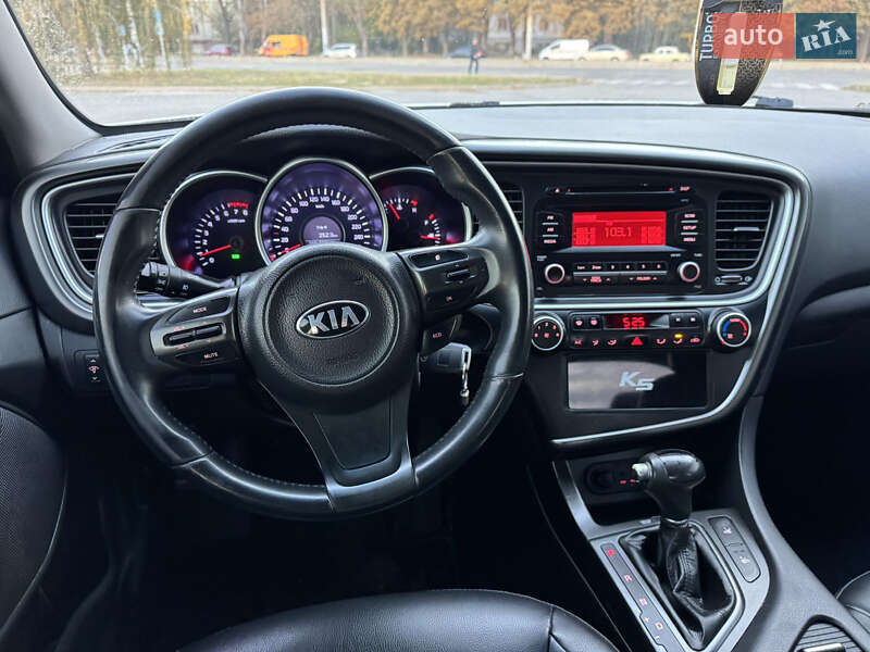 Седан Kia K5 2014 в Запорожье