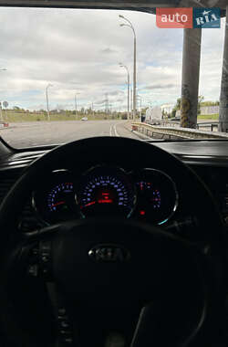 Седан Kia K5 2012 в 