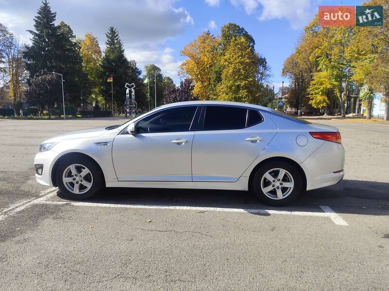 Седан Kia K5 2011 в Баришівка