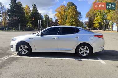Седан Kia K5 2011 в 