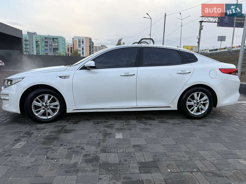Седан Kia K5 2017 в Киеве